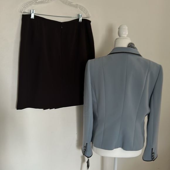 NWT Tahari Levine 2 Piece Blazer & Skirt Set - Picture 2 of 15